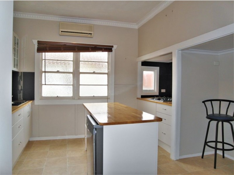 7 Cay Street, Newtown QLD 4350