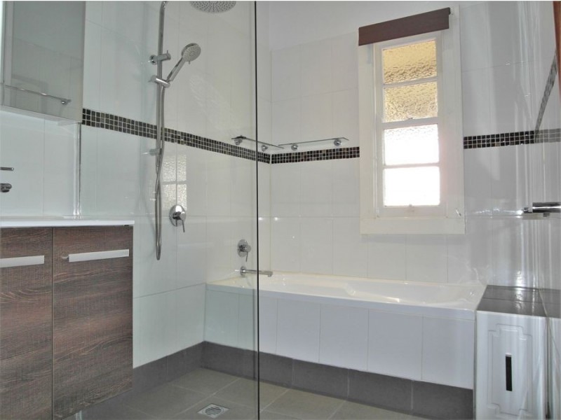7 Cay Street, Newtown QLD 4350