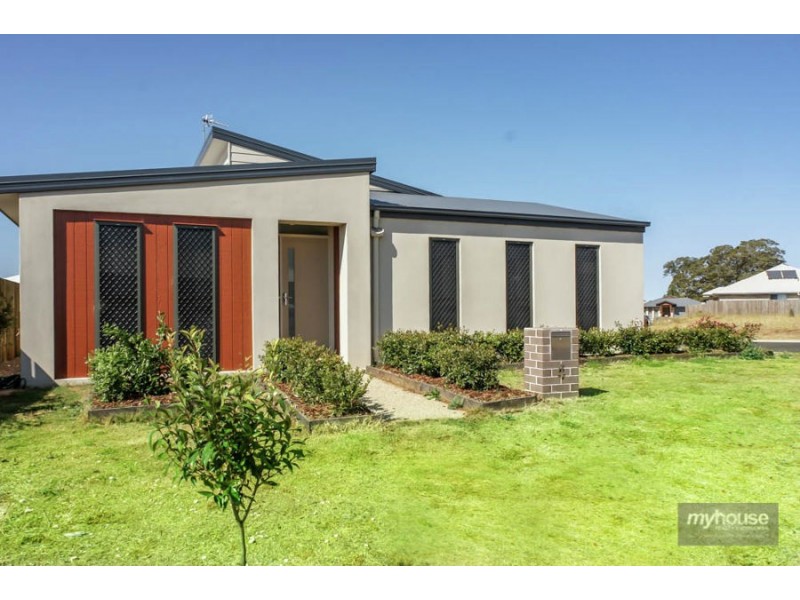 4 Farrer Street, Cranley QLD 4350