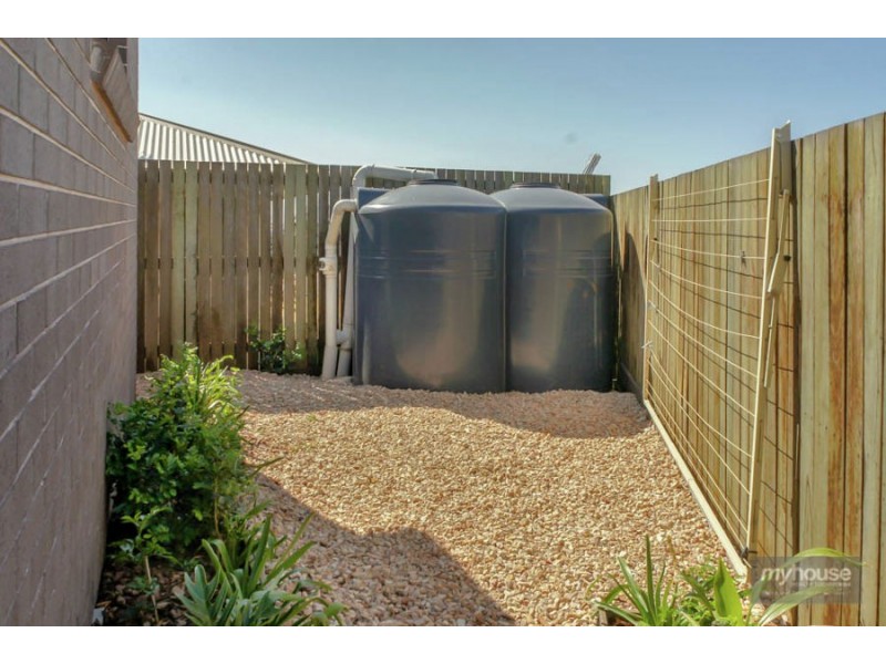 4 Farrer Street, Cranley QLD 4350
