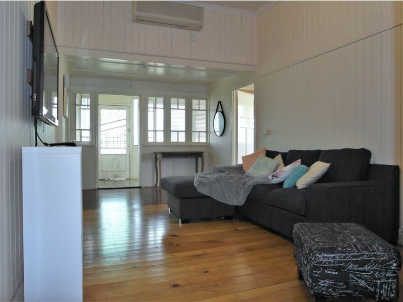 8 Vera Street, Newtown QLD 4350