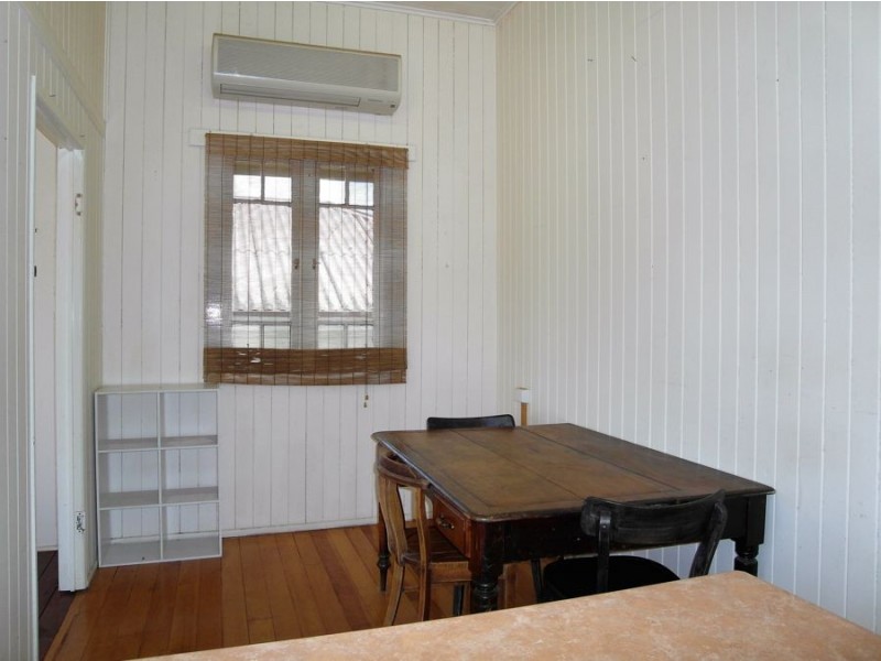 8 Vera Street, Newtown QLD 4350