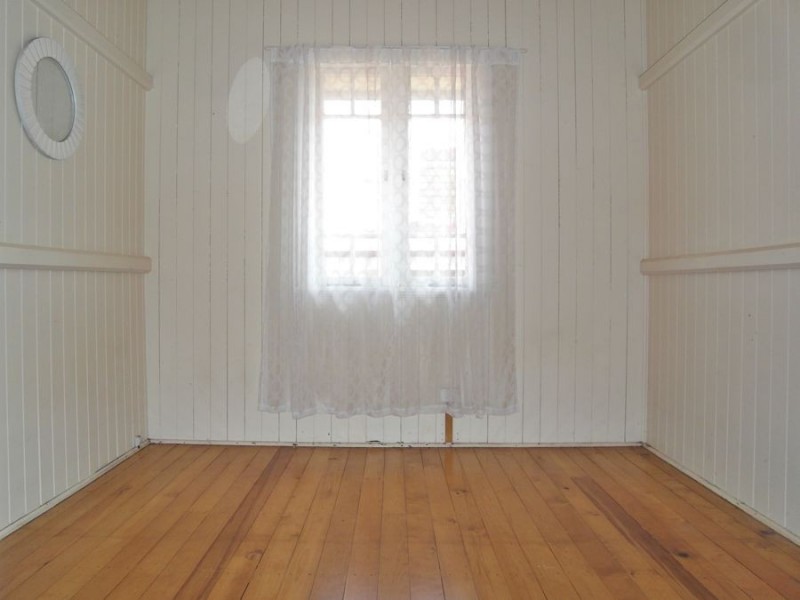 8 Vera Street, Newtown QLD 4350