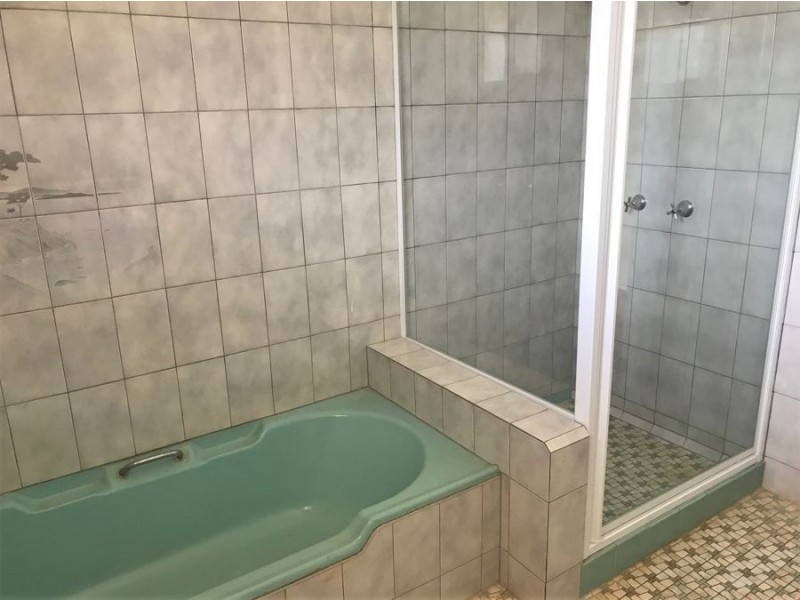 1 Winifred Street, South Toowoomba QLD 4350