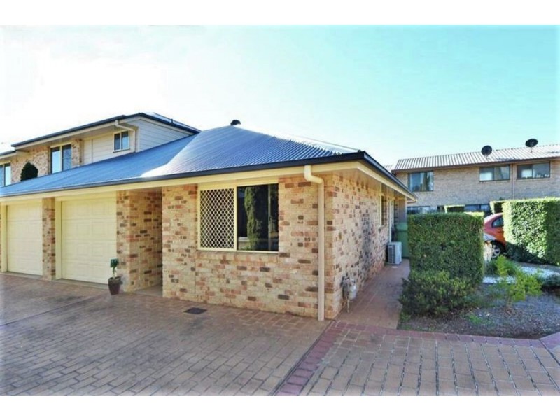 3/27 Gladstone Street, Newtown QLD 4350