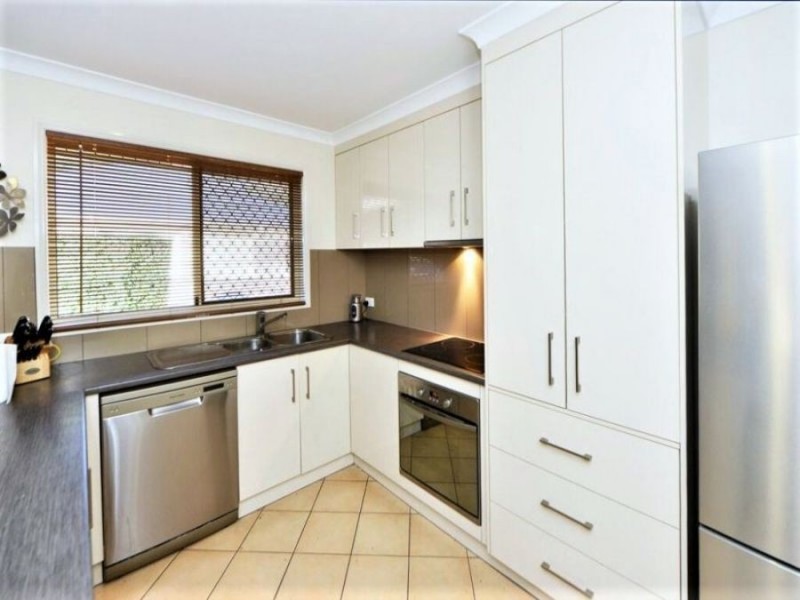 3/27 Gladstone Street, Newtown QLD 4350