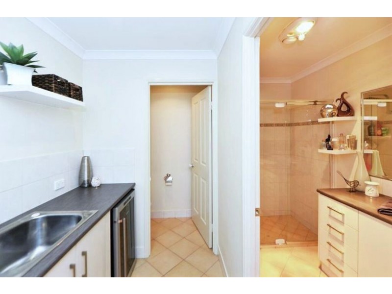 3/27 Gladstone Street, Newtown QLD 4350