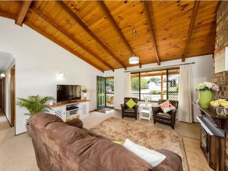 40 Hinkler Crescent, Wilsonton QLD 4350