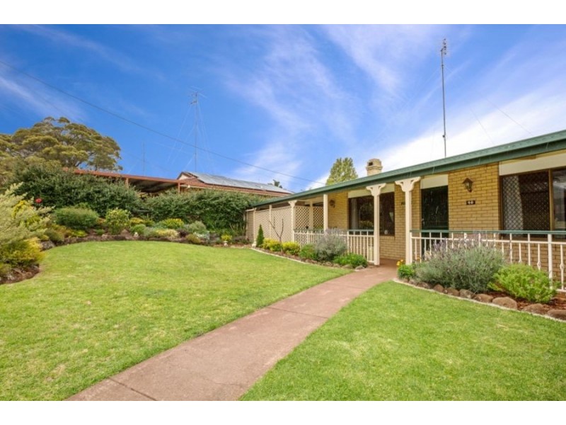 40 Hinkler Crescent, Wilsonton QLD 4350