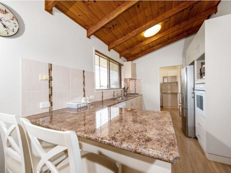 40 Hinkler Crescent, Wilsonton QLD 4350