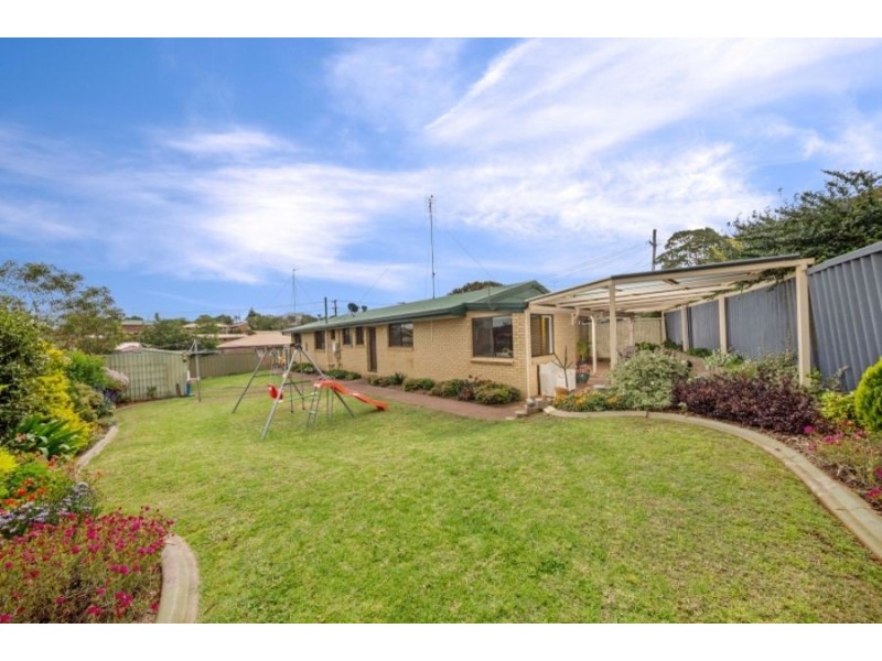 40 Hinkler Crescent, Wilsonton QLD 4350