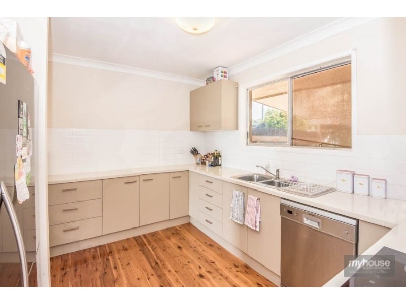 17 Martini Street, Mount Lofty QLD 4350