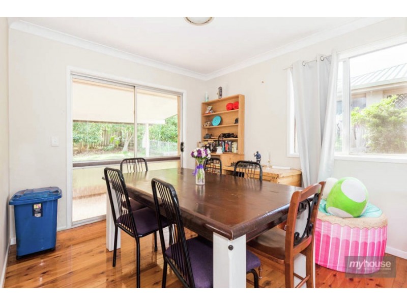 17 Martini Street, Mount Lofty QLD 4350