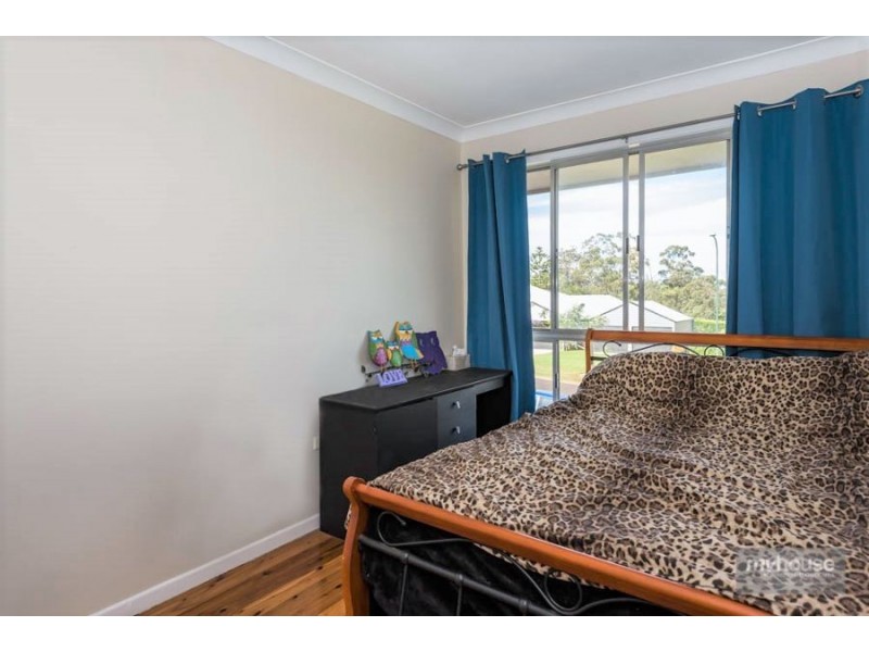 17 Martini Street, Mount Lofty QLD 4350
