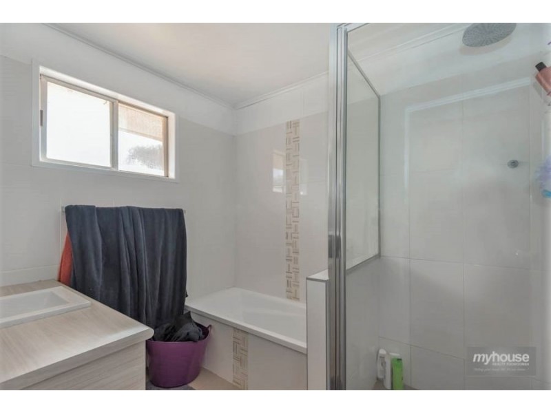 17 Martini Street, Mount Lofty QLD 4350