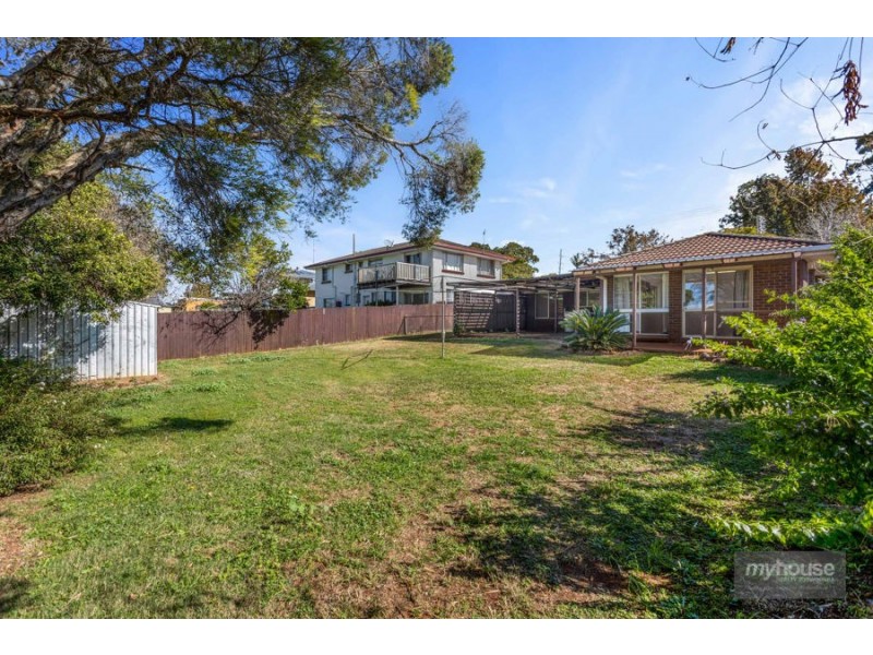 24 Noll Street, Kearneys Spring QLD 4350