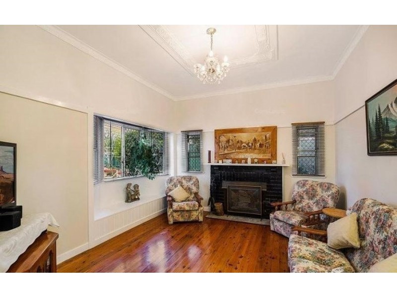 18 Mansford Street, North Toowoomba QLD 4350