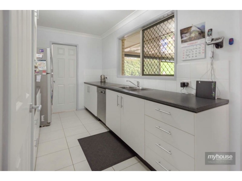 34 Wareena Crescent, Glenvale QLD 4350