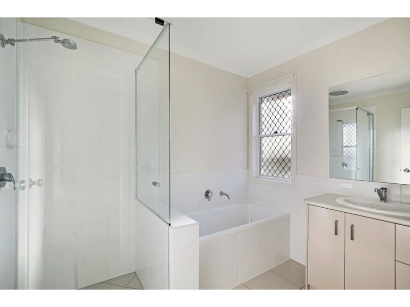 3 Westview Drive, Mount Kynoch QLD 4350