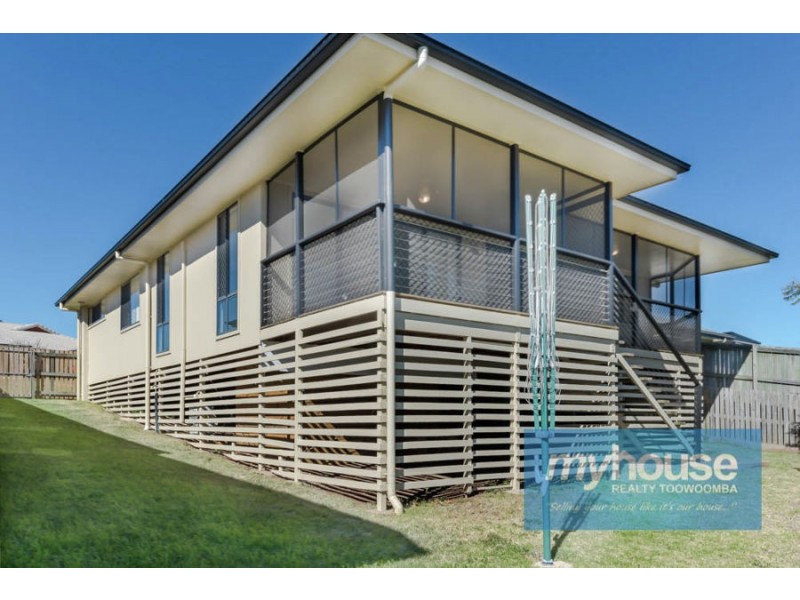 5 Dodson Crescent, Mount Kynoch QLD 4350