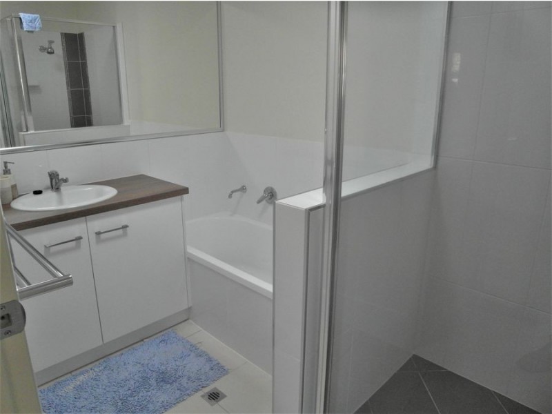2/20 Payne Street, Wilsonton QLD 4350