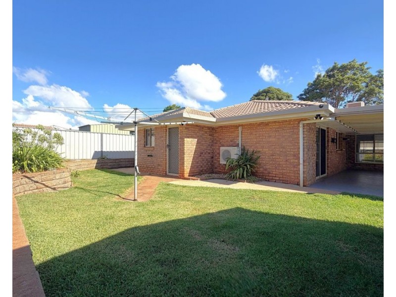 15 Poinciana Street, Newtown QLD 4350