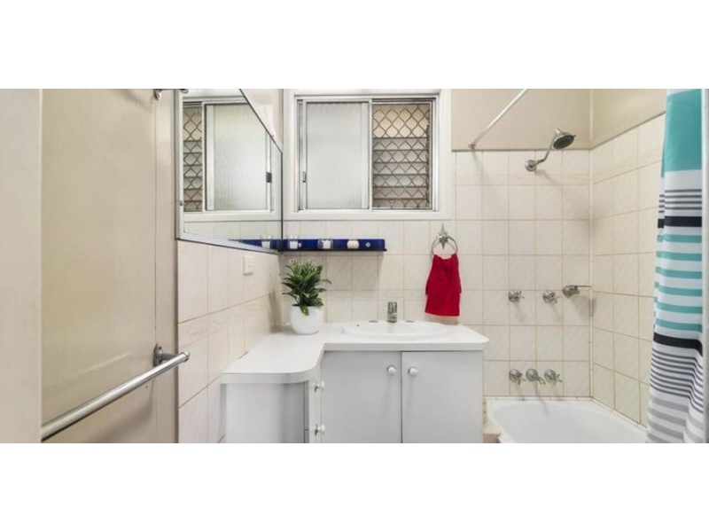 6 Athol Street, Harlaxton QLD 4350