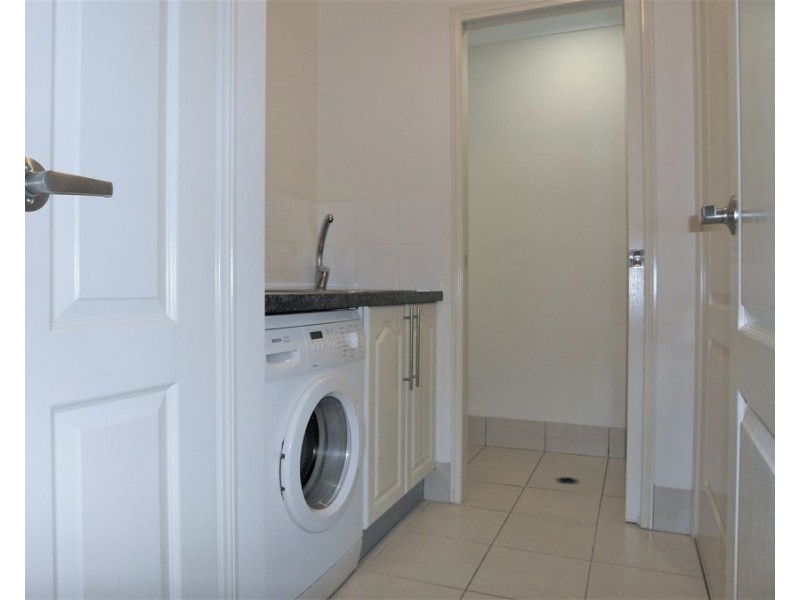 2/150 Tor Street, Rockville QLD 4350