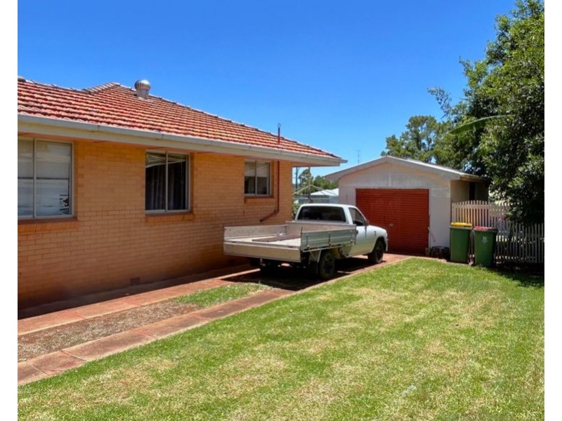 3 Wolseley, North Toowoomba QLD 4350