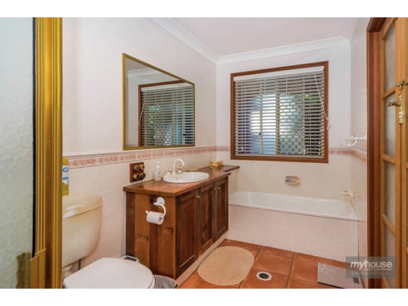 2 Weir Court, Harristown QLD 4350
