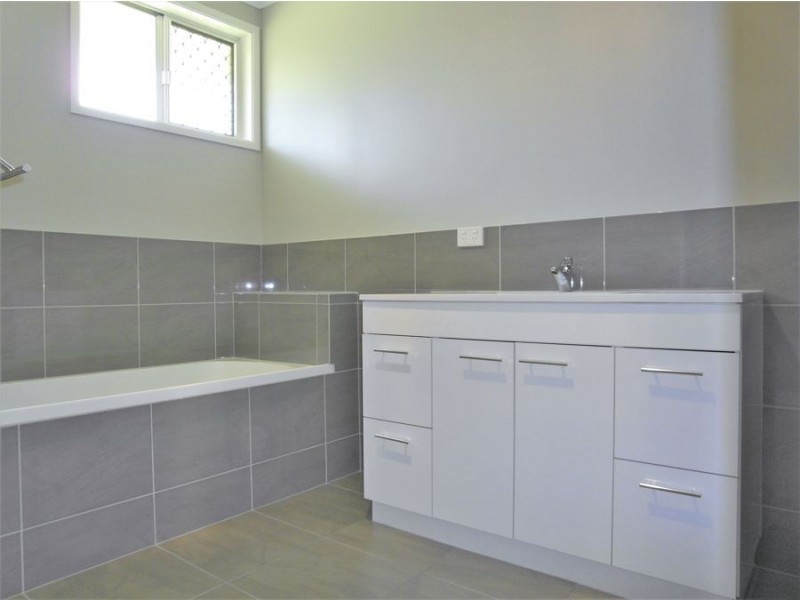 73 Debra Street, Centenary Heights QLD 4350