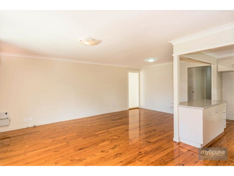 25A North Street, Mount Lofty QLD 4350