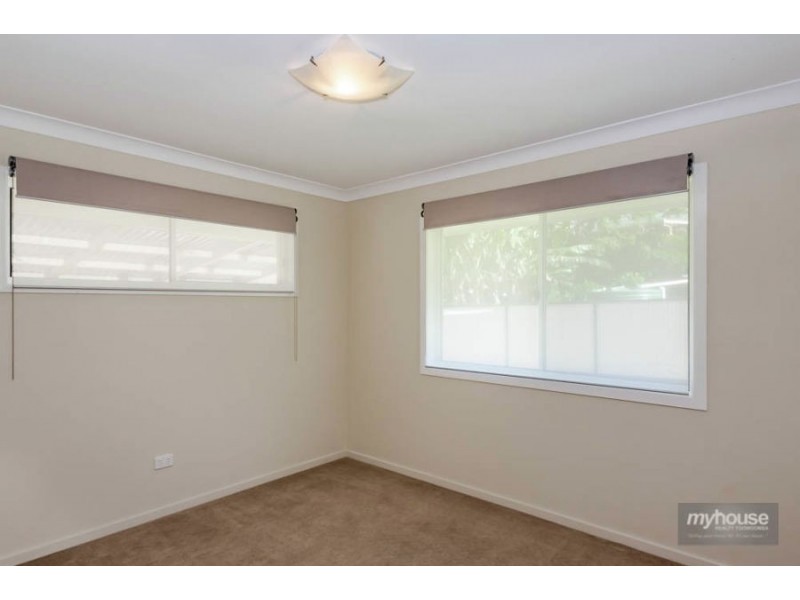 25A North Street, Mount Lofty QLD 4350