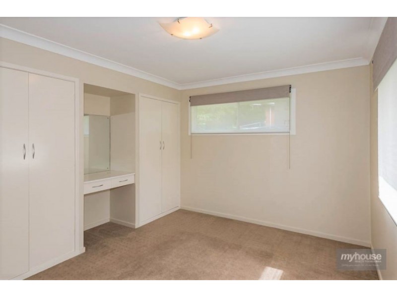 25A North Street, Mount Lofty QLD 4350