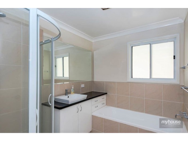 25A North Street, Mount Lofty QLD 4350
