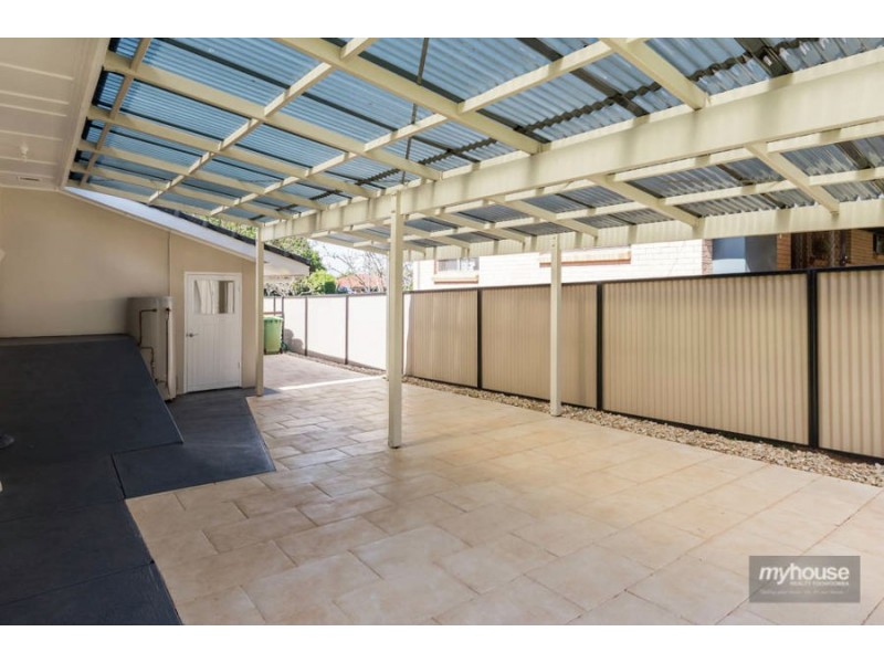 25A North Street, Mount Lofty QLD 4350