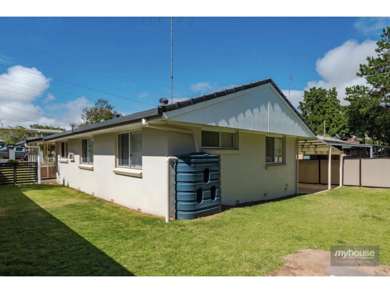 25A North Street, Mount Lofty QLD 4350