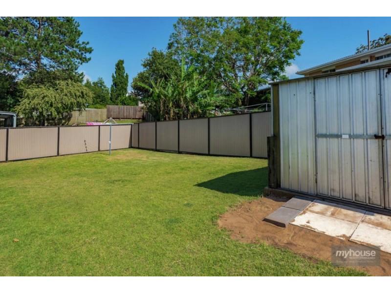 25A North Street, Mount Lofty QLD 4350