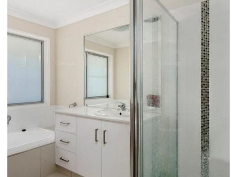 6 Samuel Court, Darling Heights QLD 4350