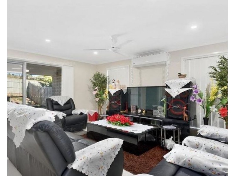 6 Samuel Court, Darling Heights QLD 4350