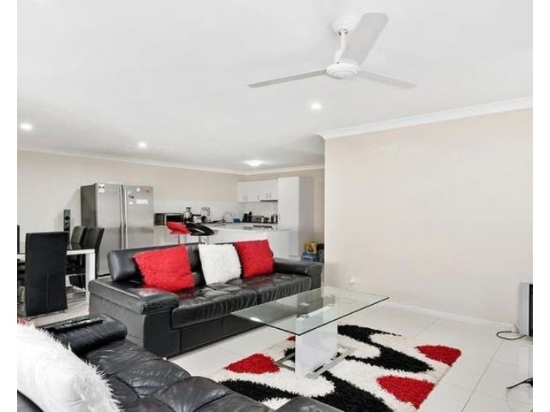 6 Samuel Court, Darling Heights QLD 4350
