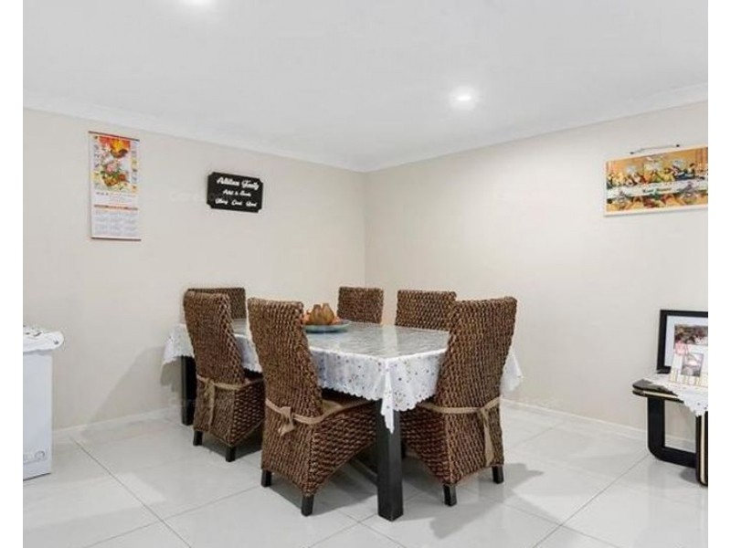 6 Samuel Court, Darling Heights QLD 4350