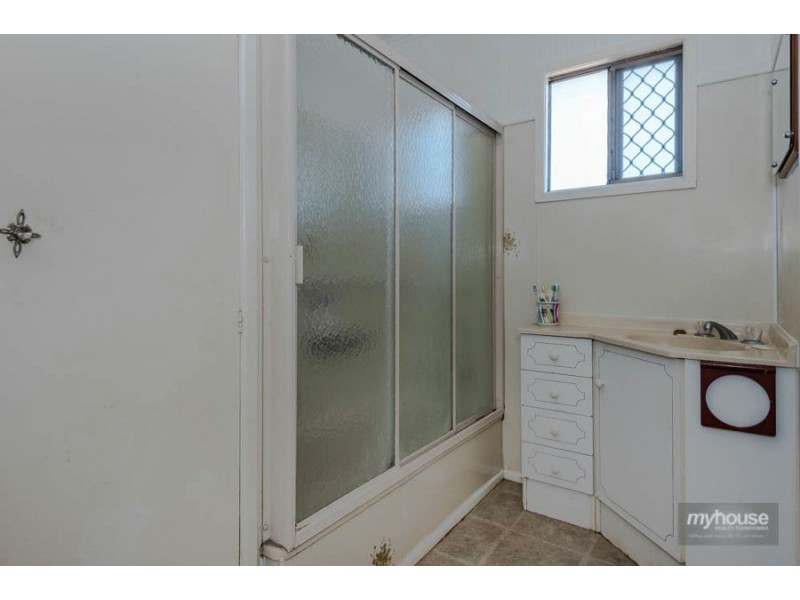 115 Drayton Road, Harristown QLD 4350
