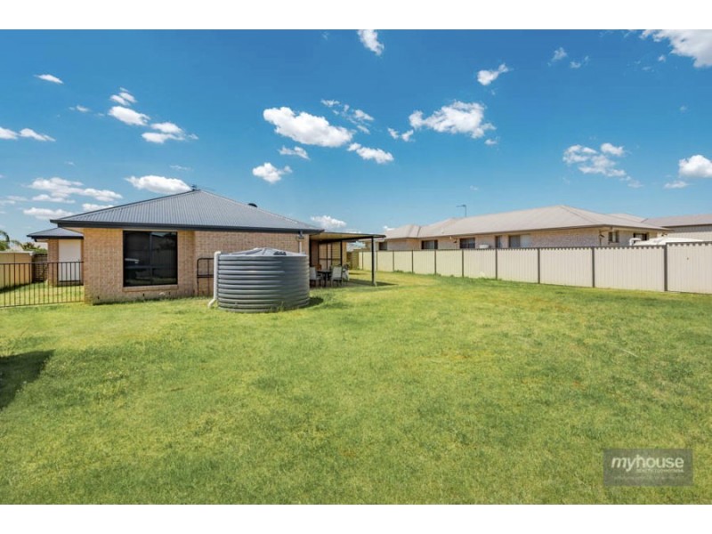 24 Ashford Drive, Wyreema QLD 4352