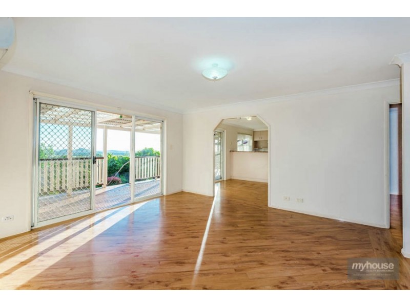 36 Barlow Street, Wilsonton QLD 4350