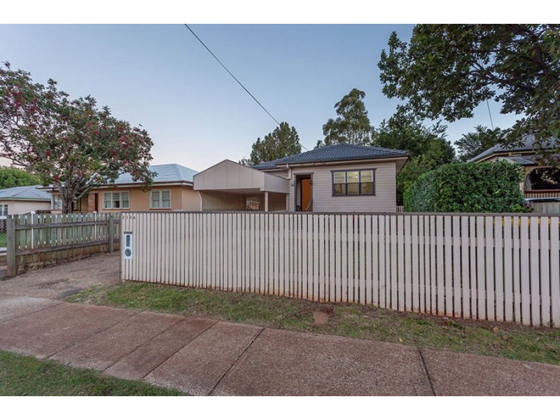 210a Campbell Street, Newtown QLD 4350