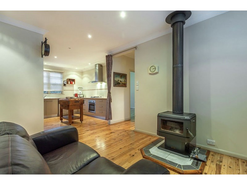 210a Campbell Street, Newtown QLD 4350