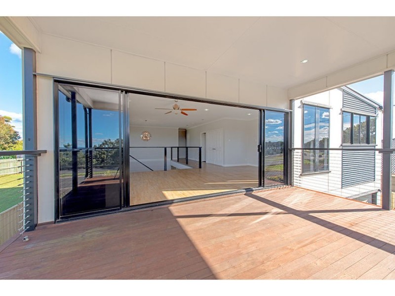 225 New England Highway, Harlaxton QLD 4350