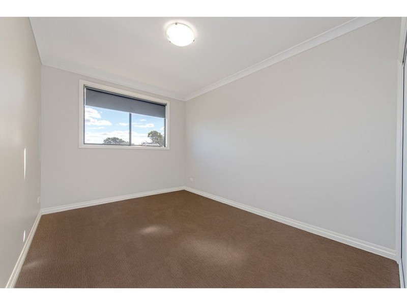 225 New England Highway, Harlaxton QLD 4350