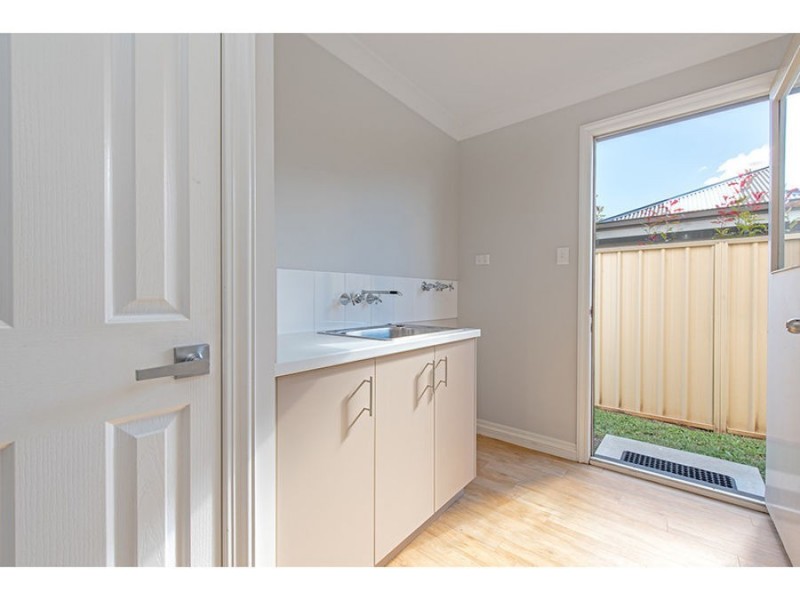 225 New England Highway, Harlaxton QLD 4350